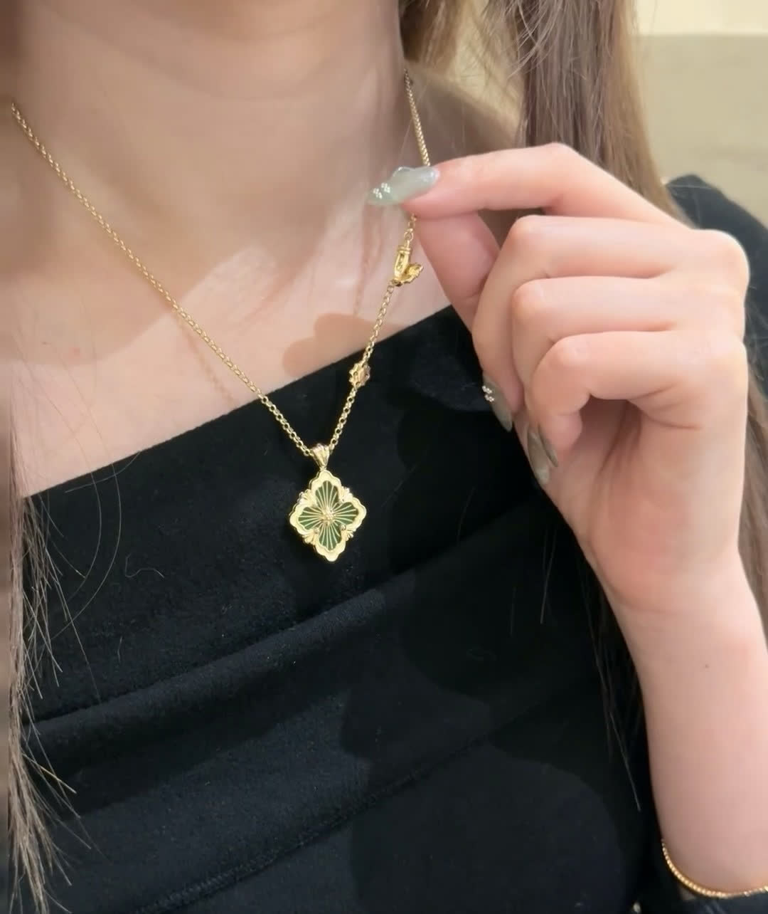 Buccellati Van Cleef & Arpels Vintage Alhambra Gold and Enamel Clover Pendant Necklace